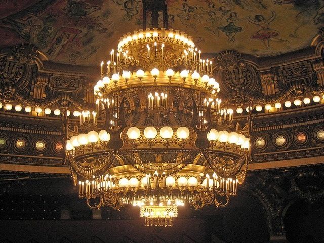 Lustr z Opery Garnier